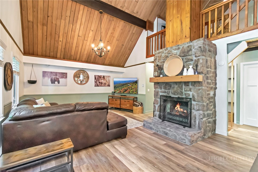 136 Staghorn Hollow Property Photo 6