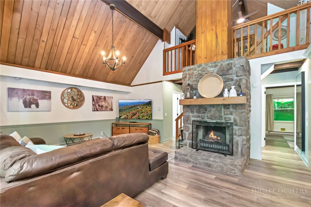 136 Staghorn Hollow Property Photo 7