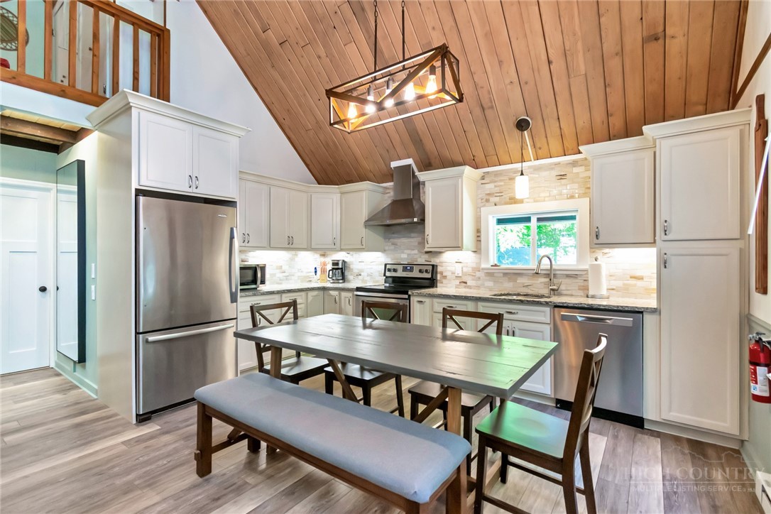 136 Staghorn Hollow Property Photo 8