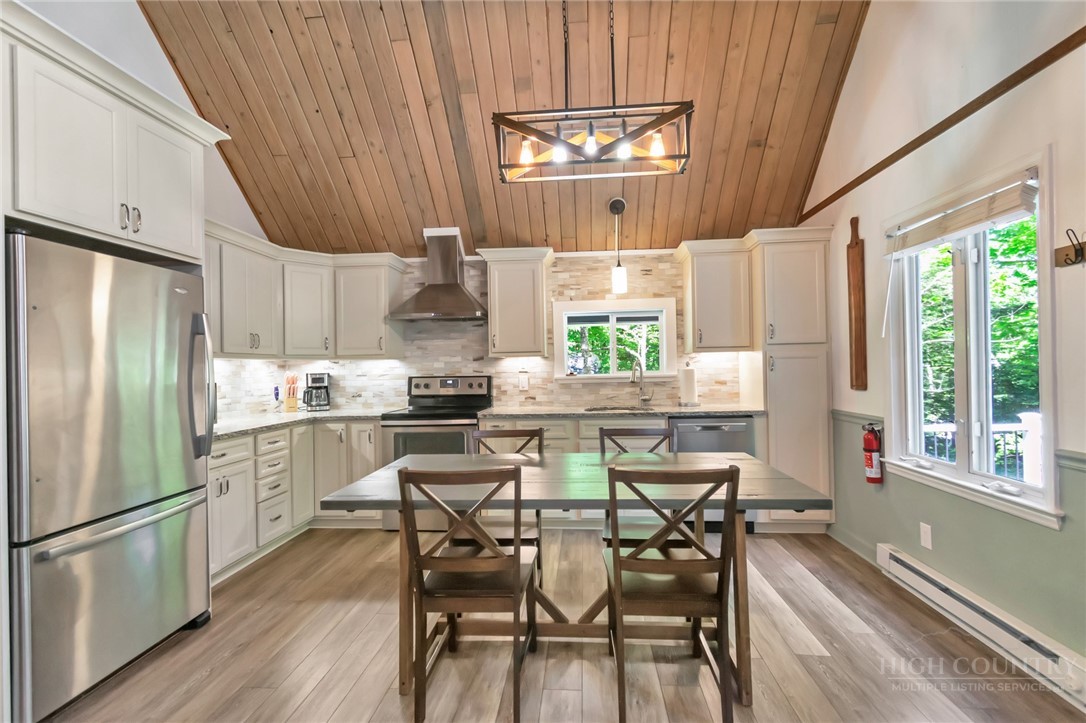 136 Staghorn Hollow Property Photo 10