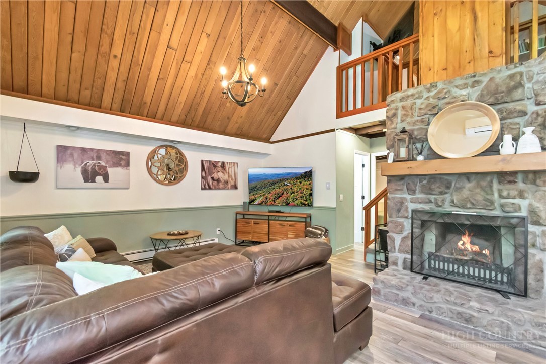 136 Staghorn Hollow Property Photo 12