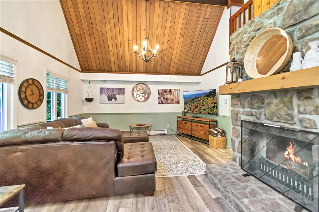 136 Staghorn Hollow Property Photo 13