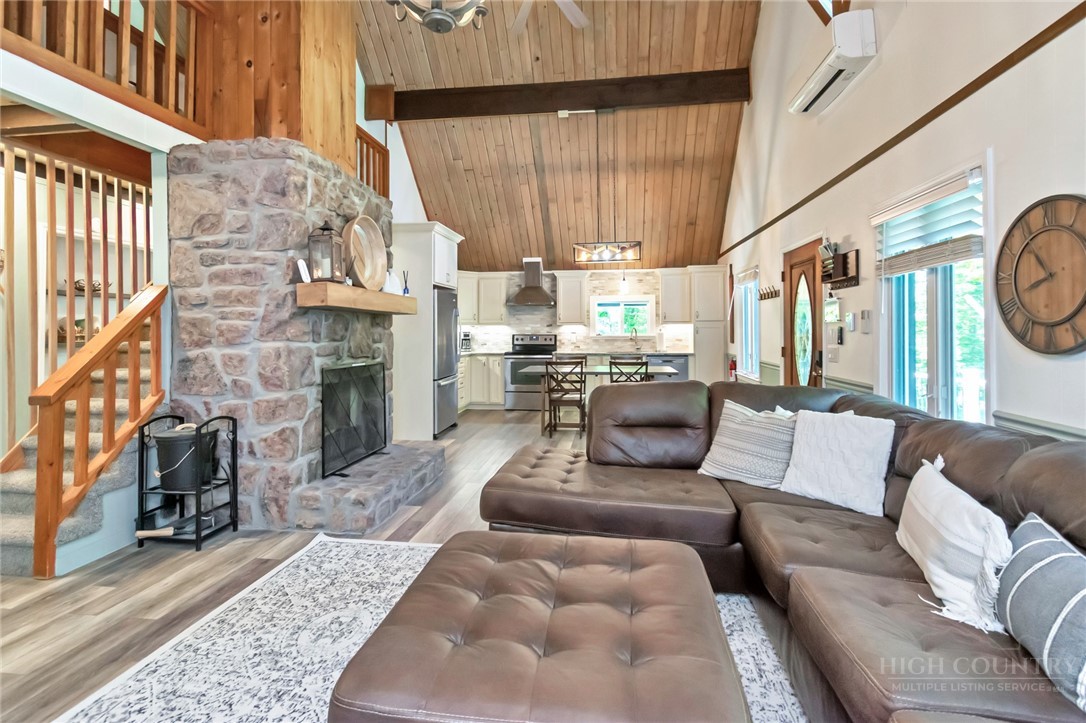 136 Staghorn Hollow Property Photo 15