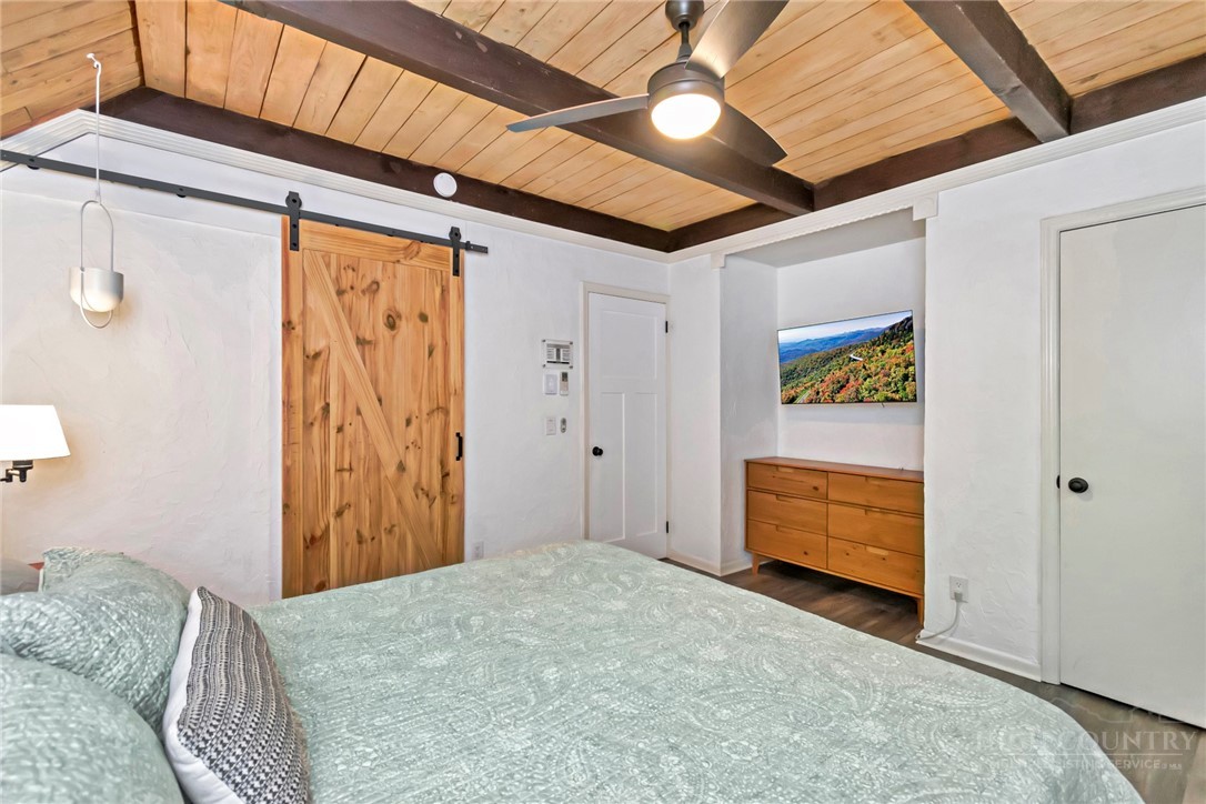 136 Staghorn Hollow Property Photo 18
