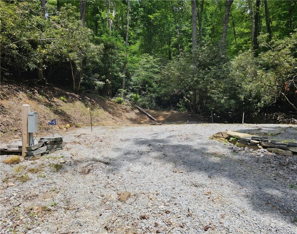 476 Locust Road Property Photo 3