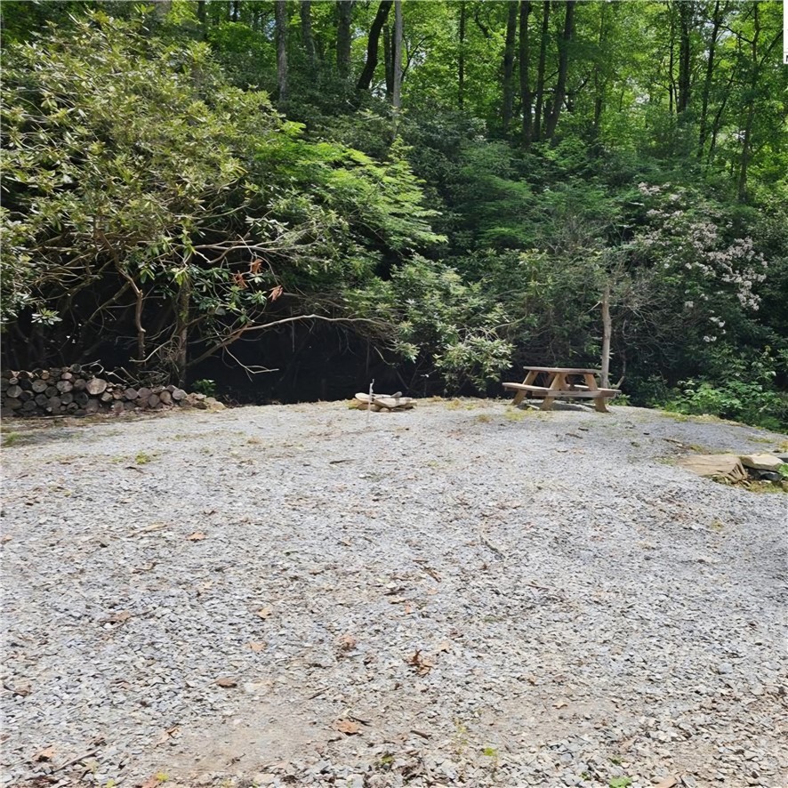 476 Locust Road Property Photo 5