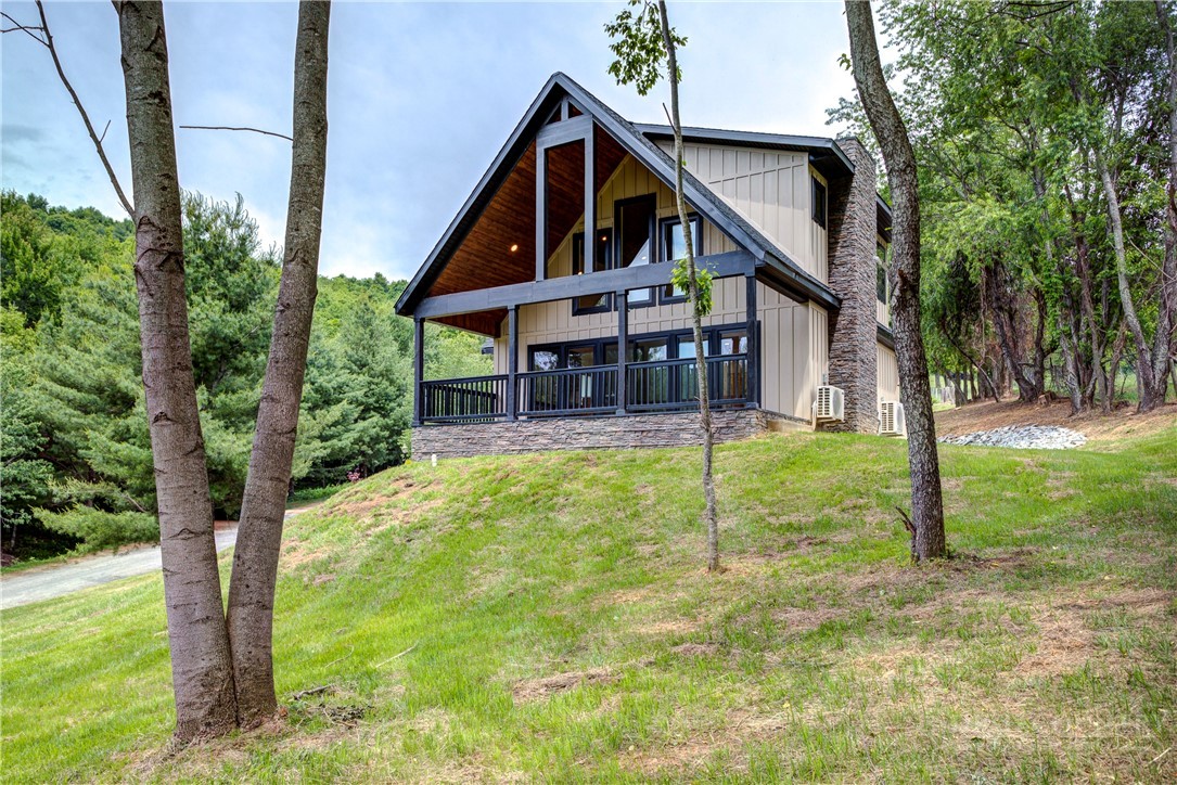 180 Twin Oaks Mountain Boulevard Property Photo 1