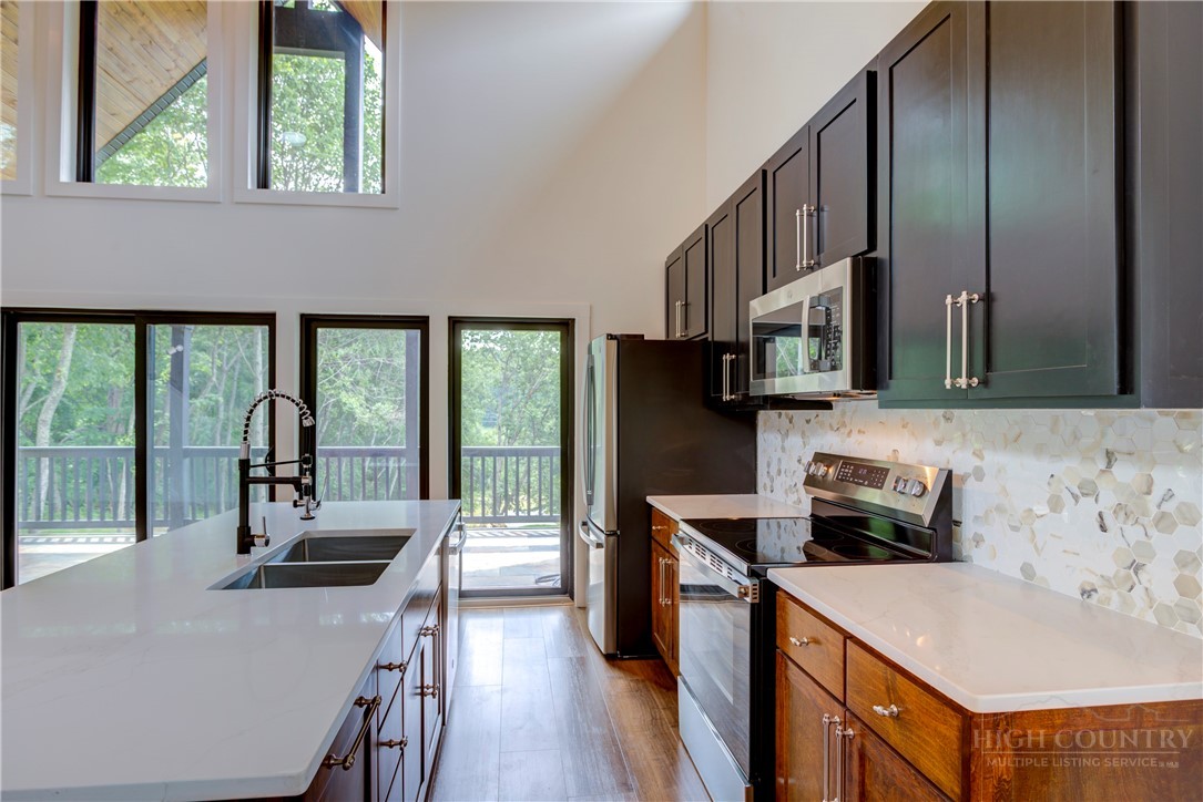 180 Twin Oaks Mountain Boulevard Property Photo 19
