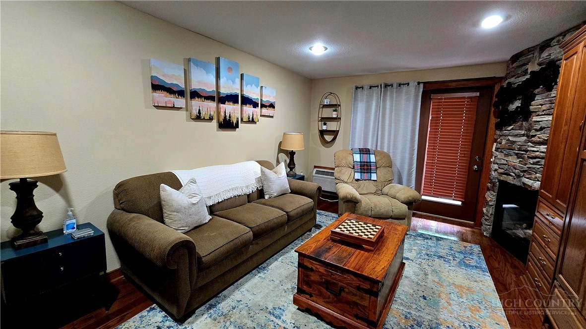 5854 Blowing Rock Boulevard 2 Property Photo 4