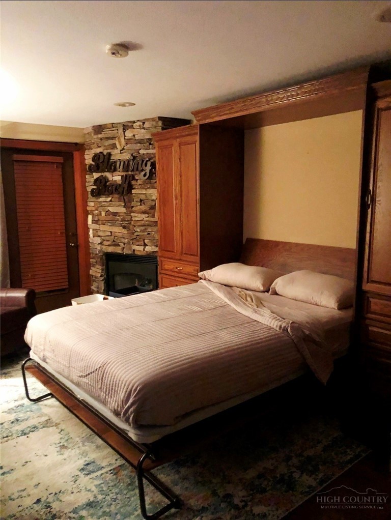 5854 Blowing Rock Boulevard 2 Property Photo 7