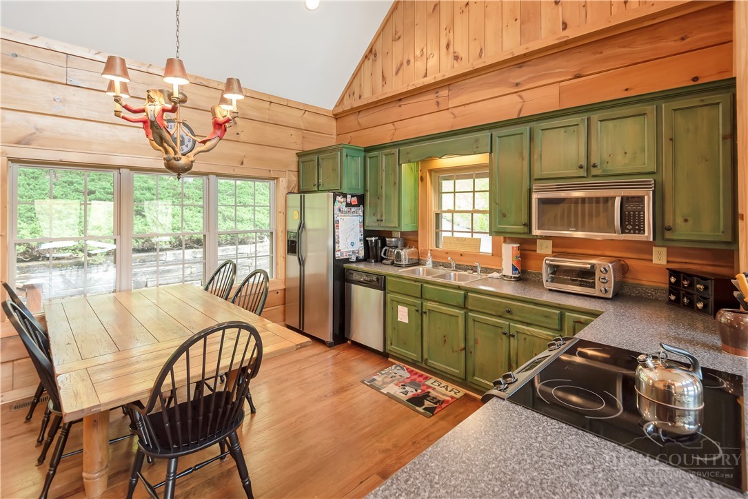 573 Canawhay Drive Property Photo 9