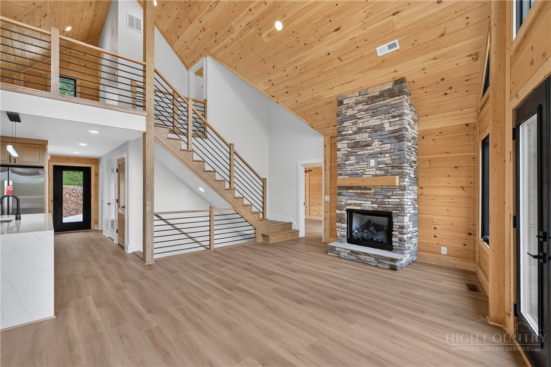 2199 Castle Peak Mountain Property Photo 5
