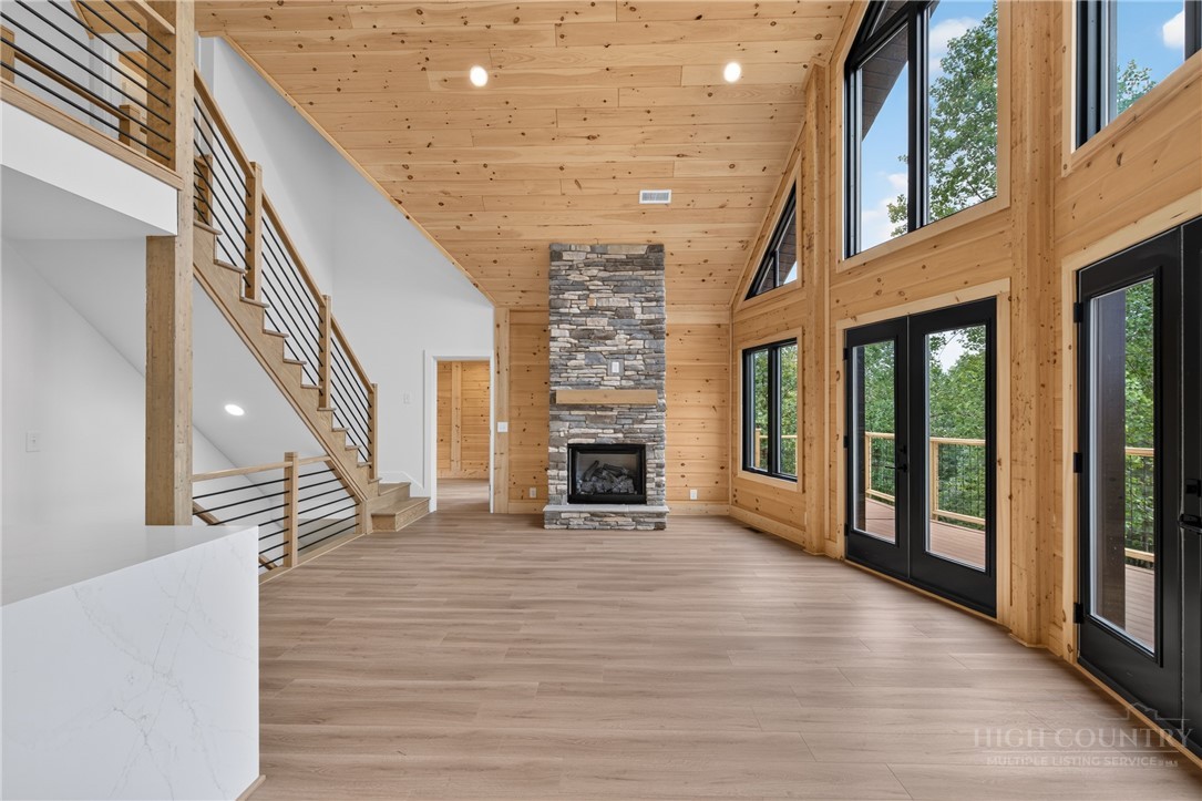2199 Castle Peak Mountain Property Photo 9