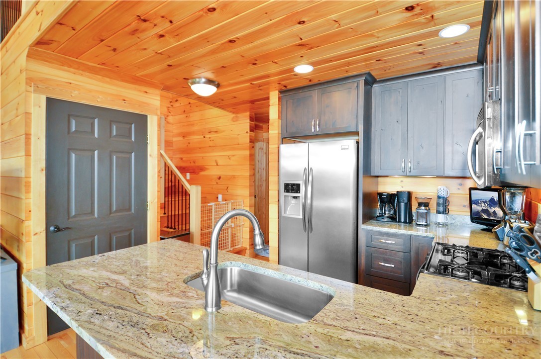 6365 Julius Drive Property Photo 12