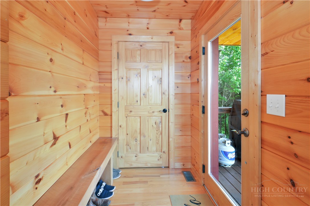 6365 Julius Drive Property Photo 14