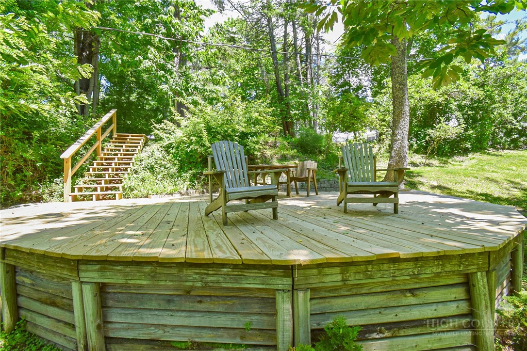 140 Library Lane Property Photo 8