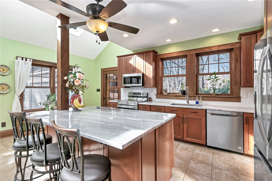 140 Library Lane Property Photo 15