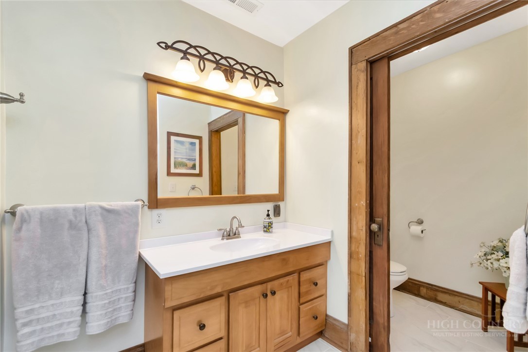 140 Library Lane Property Photo 30