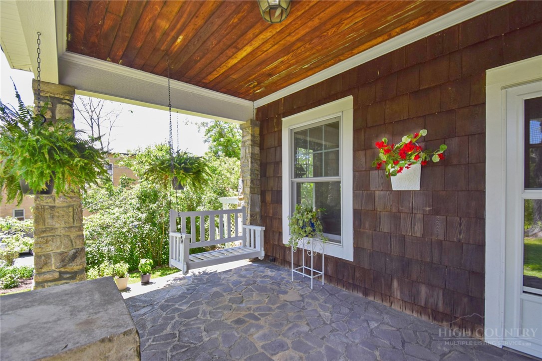 140 Library Lane Property Photo 40