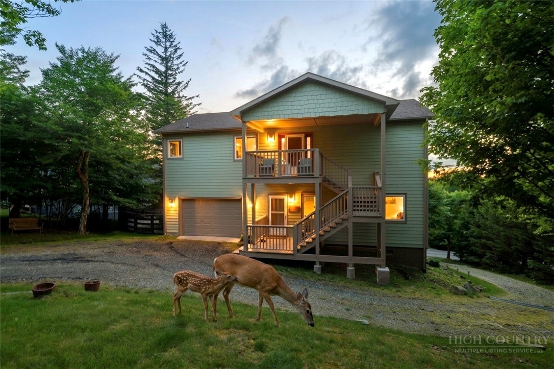 215 N Pinnacle Ridge Road Property Photo 2