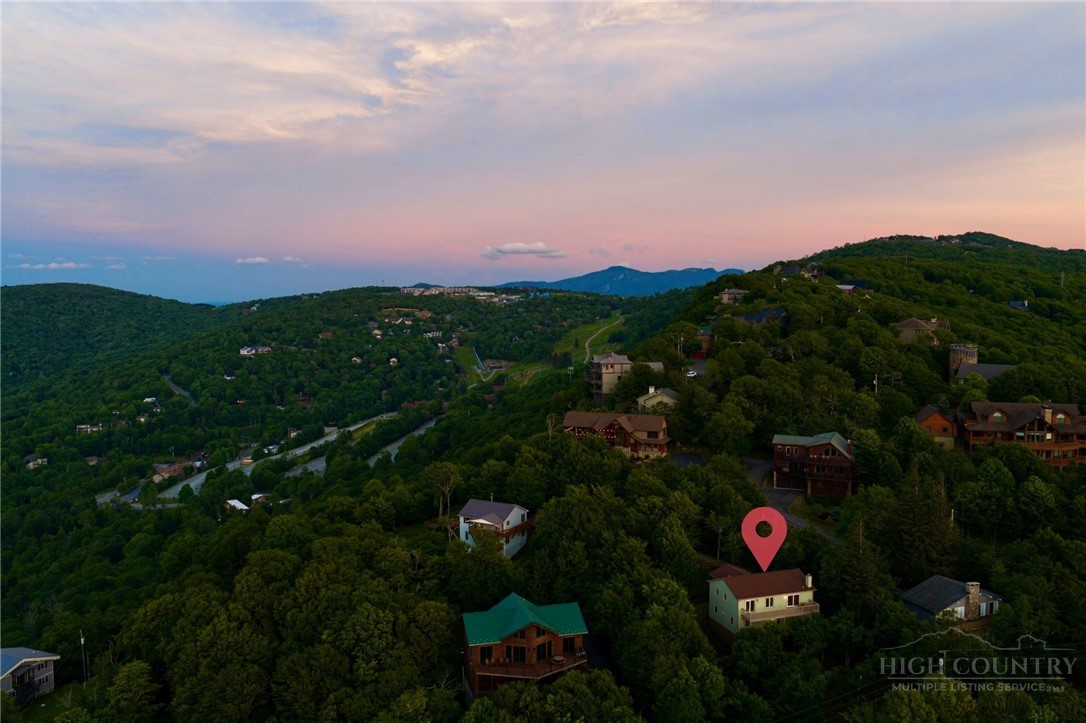 215 N Pinnacle Ridge Road Property Photo 5