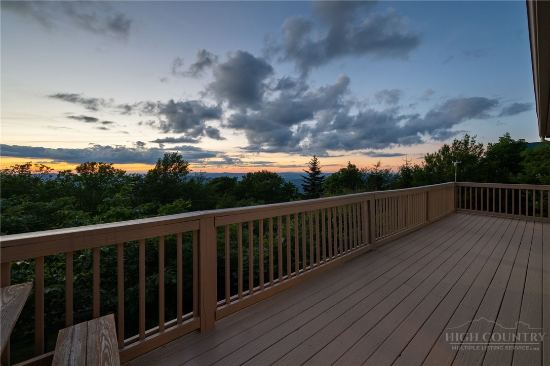 215 N Pinnacle Ridge Road Property Photo 35