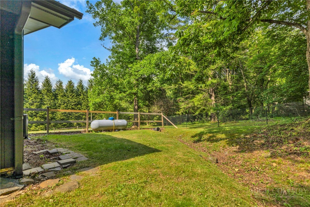 206 Oak Grove Circle Property Photo 34