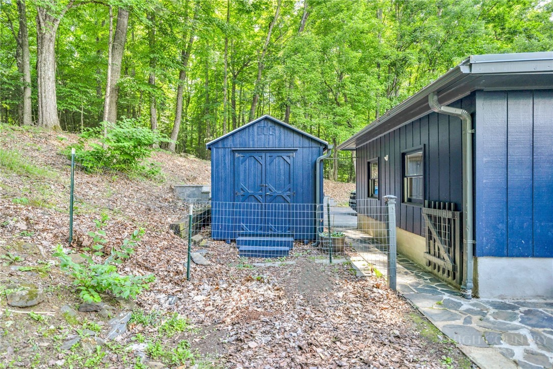 206 Oak Grove Circle Property Photo 35