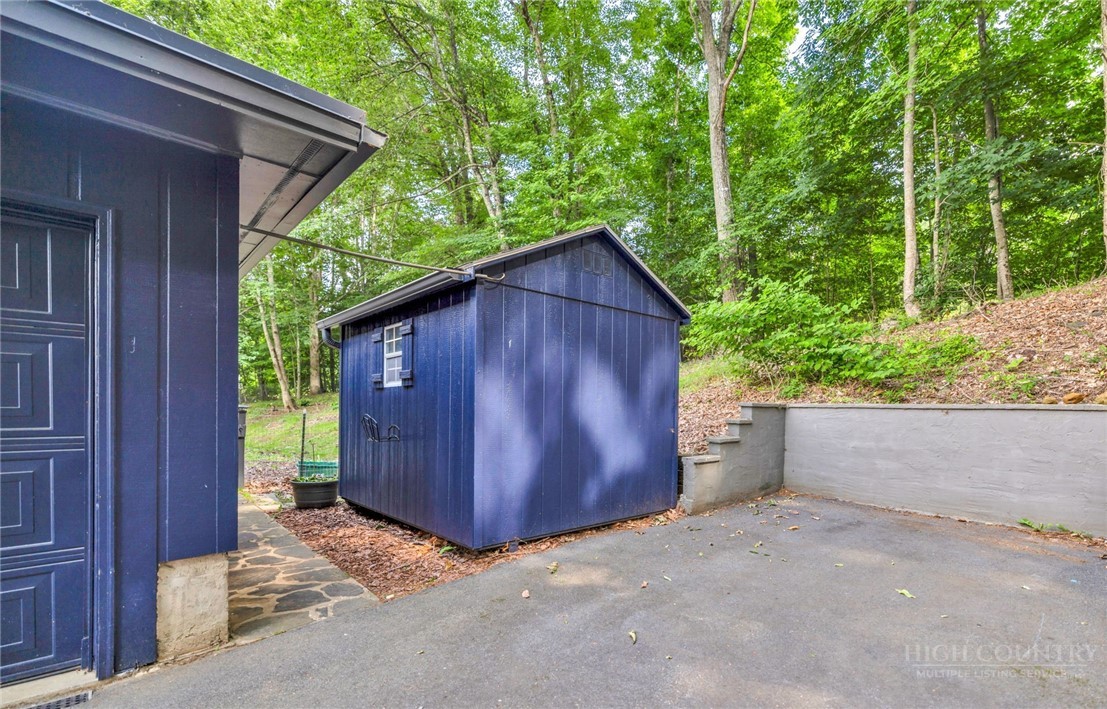 206 Oak Grove Circle Property Photo 43