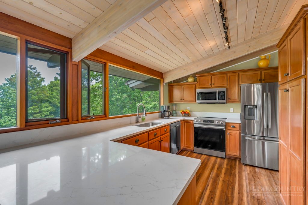 140 Lower Grouse Ridge Road Property Photo 7