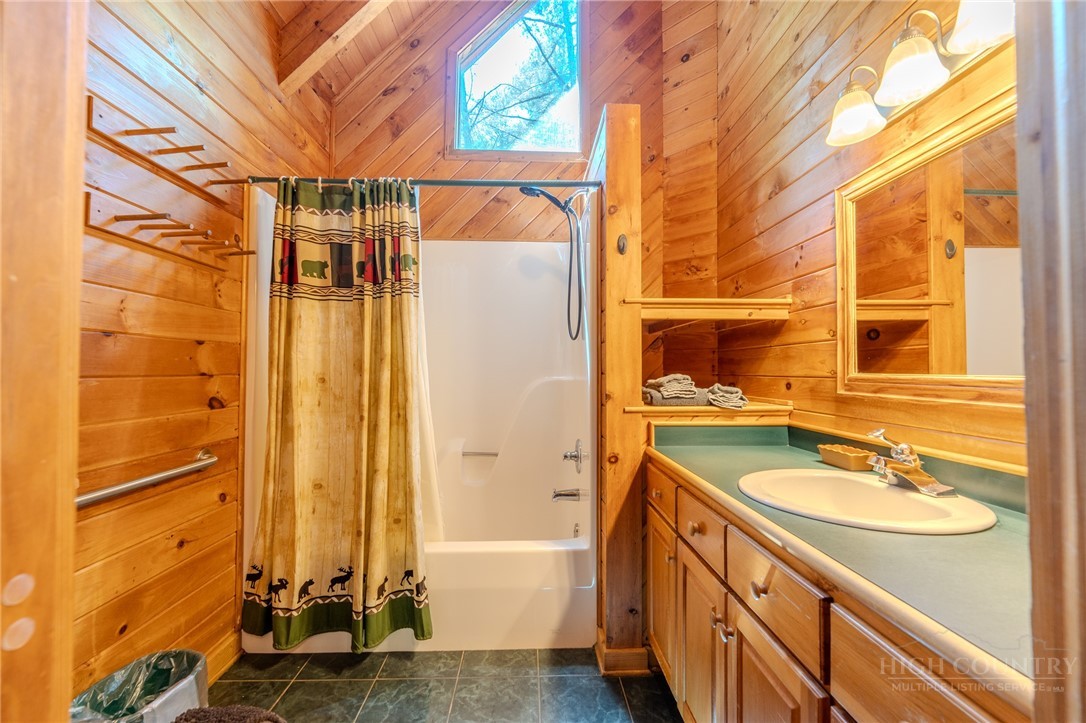 49 Creekside Loop Property Photo 9