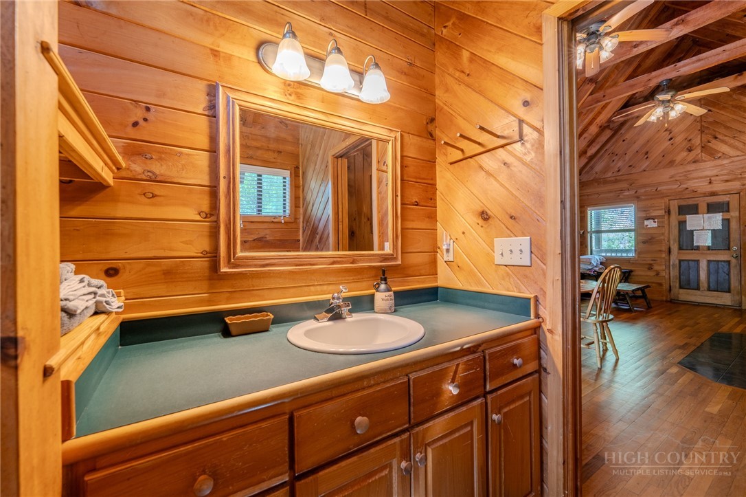 49 Creekside Loop Property Photo 13