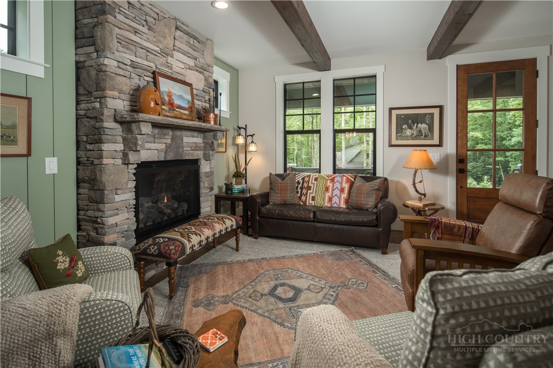 9391 Blackberry Road Property Photo 4