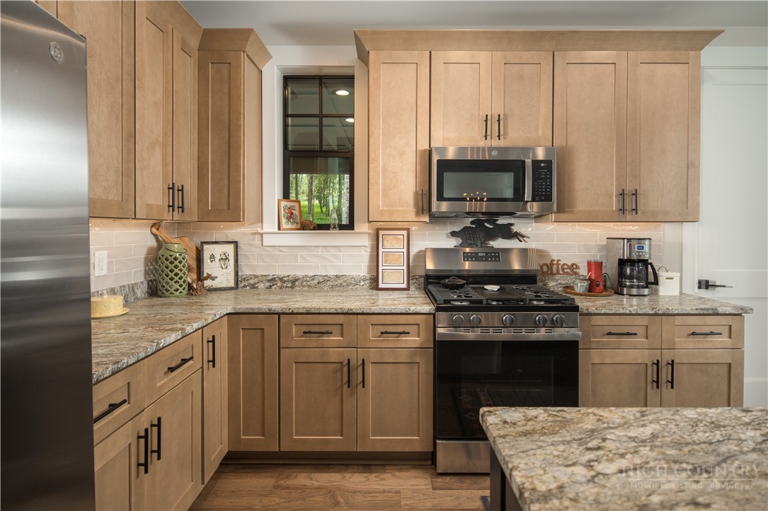 9391 Blackberry Road Property Photo 8