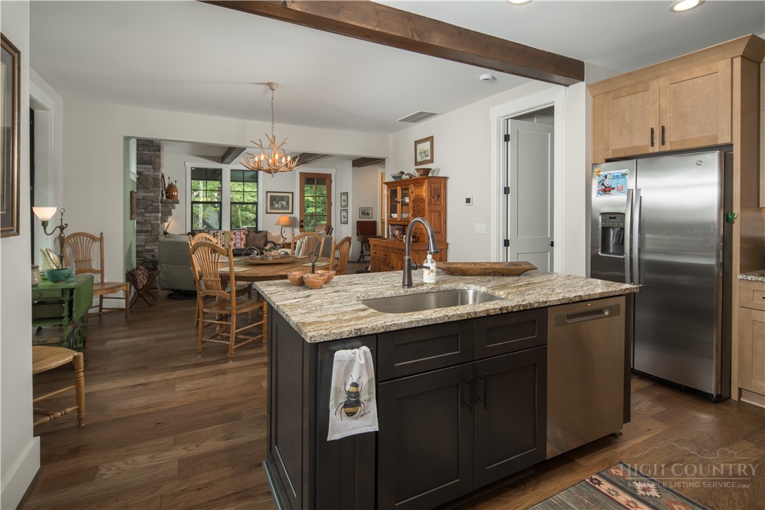 9391 Blackberry Road Property Photo 10