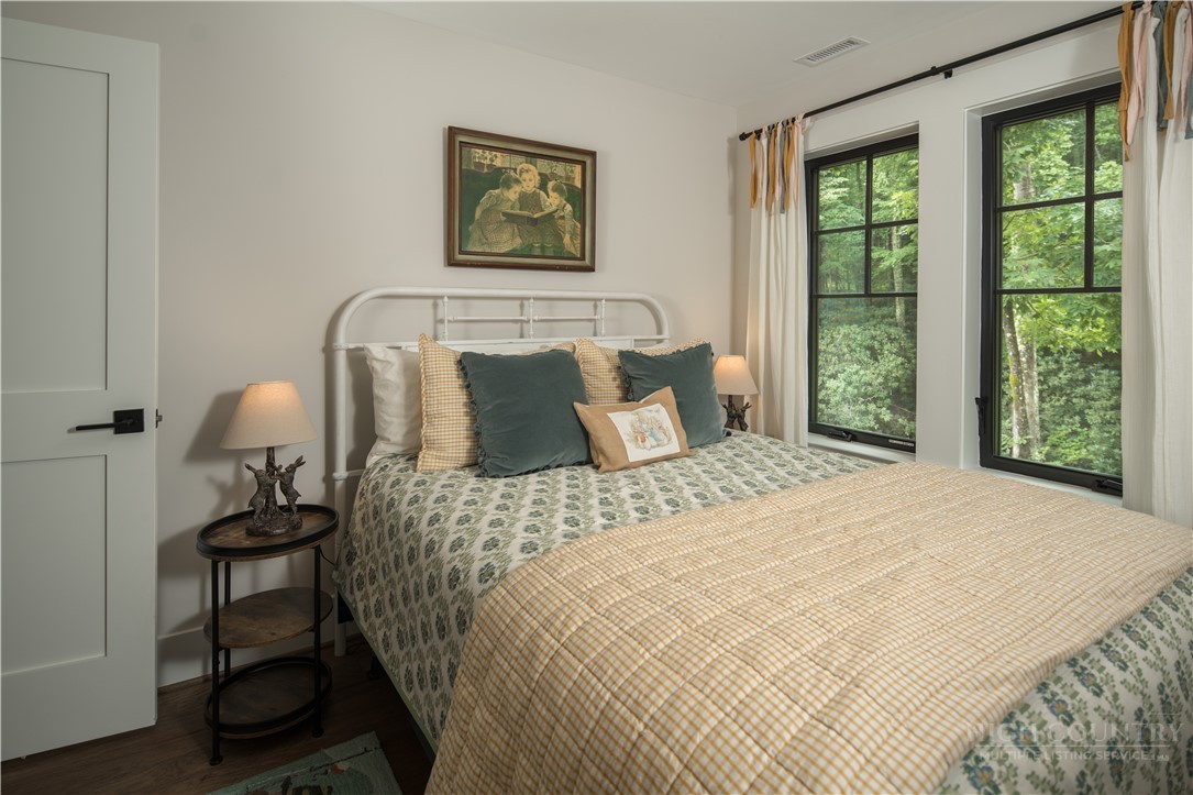 9391 Blackberry Road Property Photo 15
