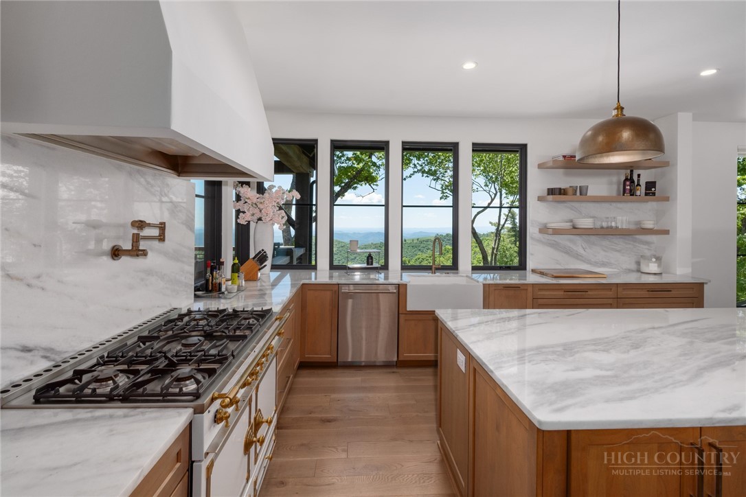 597 Blazing Star Trail Property Photo 9