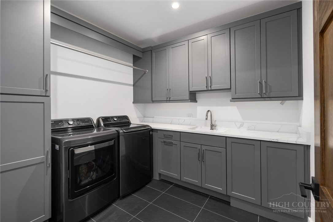 597 Blazing Star Trail Property Photo 38