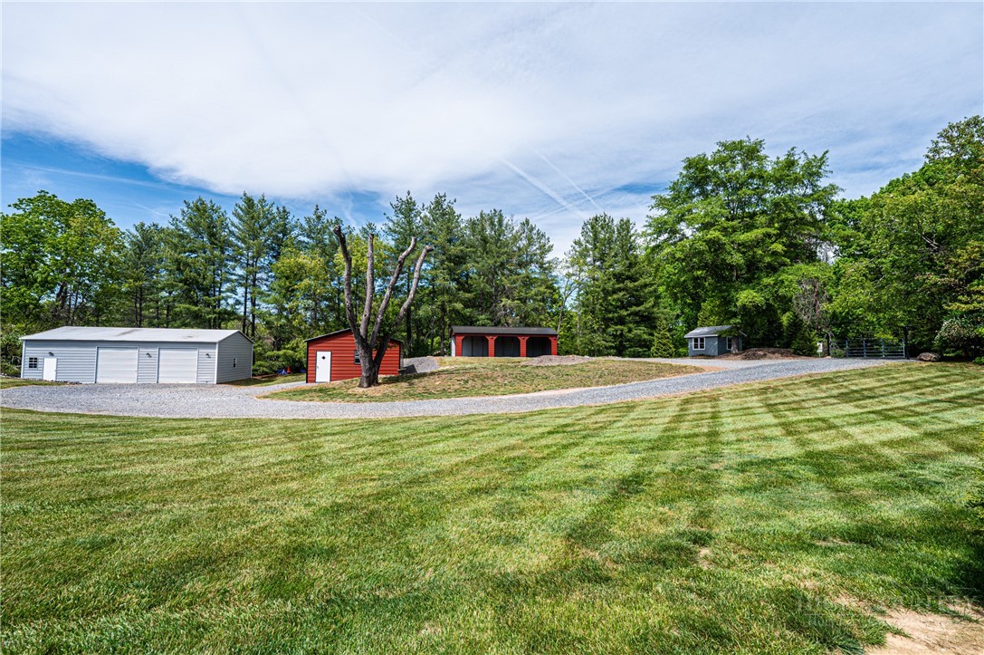 379 Horseshoe Bend Road Property Photo 4