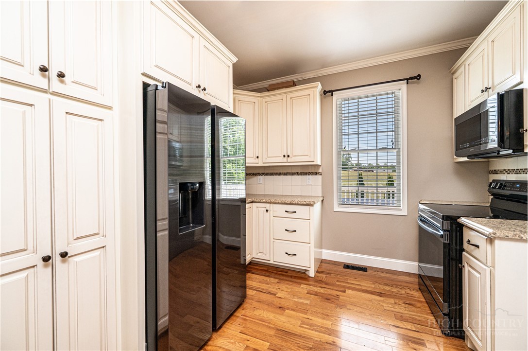 379 Horseshoe Bend Road Property Photo 11
