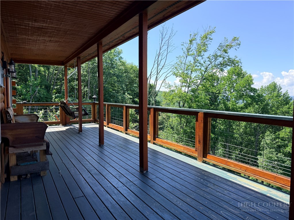 402 Turkey Knob Lane Property Photo 2