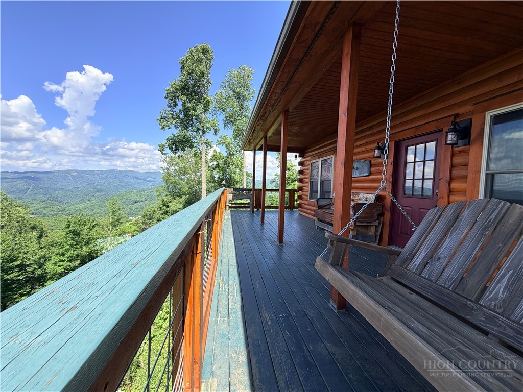402 Turkey Knob Lane Property Photo 4