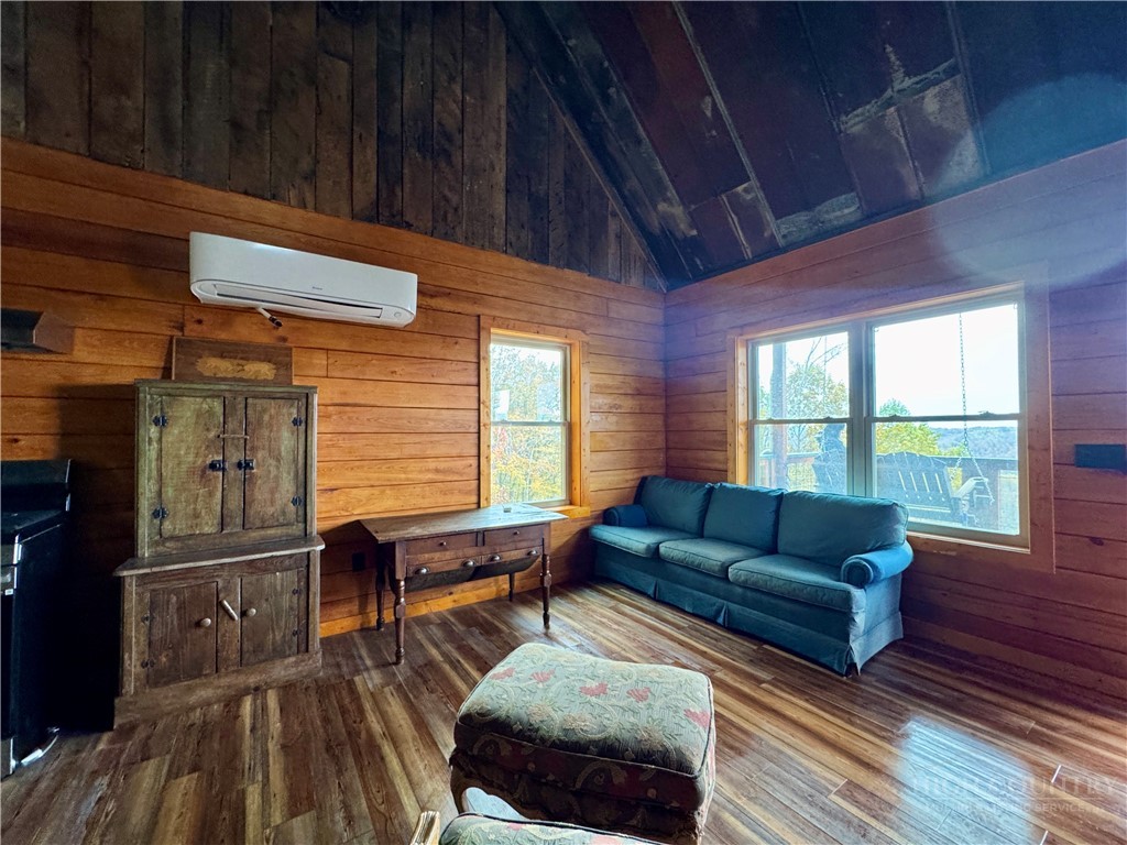 402 Turkey Knob Lane Property Photo 9