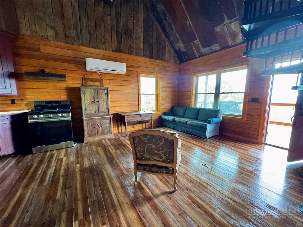 402 Turkey Knob Lane Property Photo 11