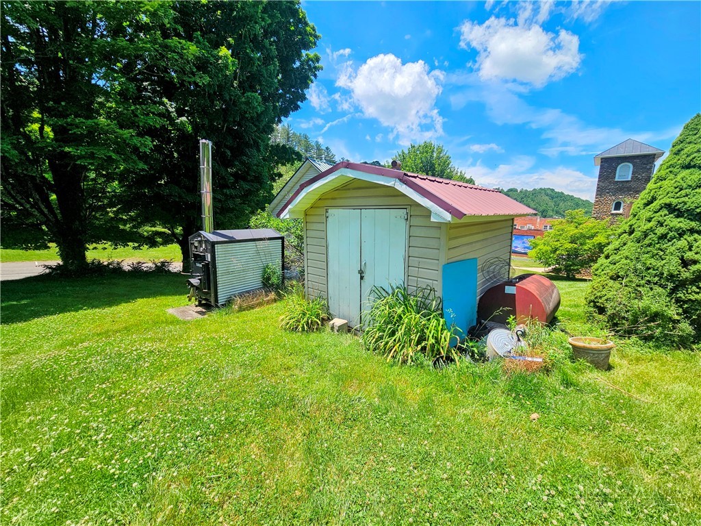 9216 Nc Highway 194 Property Photo 36