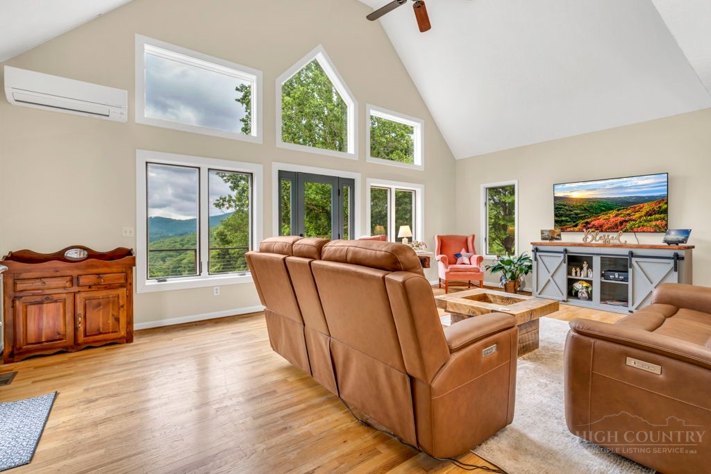 458 Fairway Ridge Drive Property Photo 4