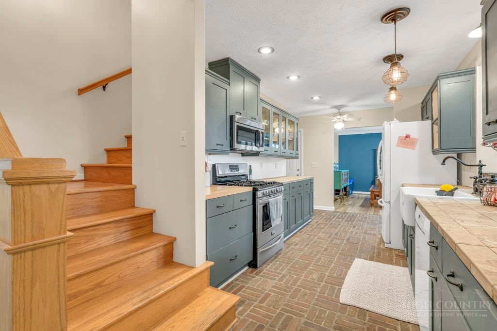 458 Fairway Ridge Drive Property Photo 18