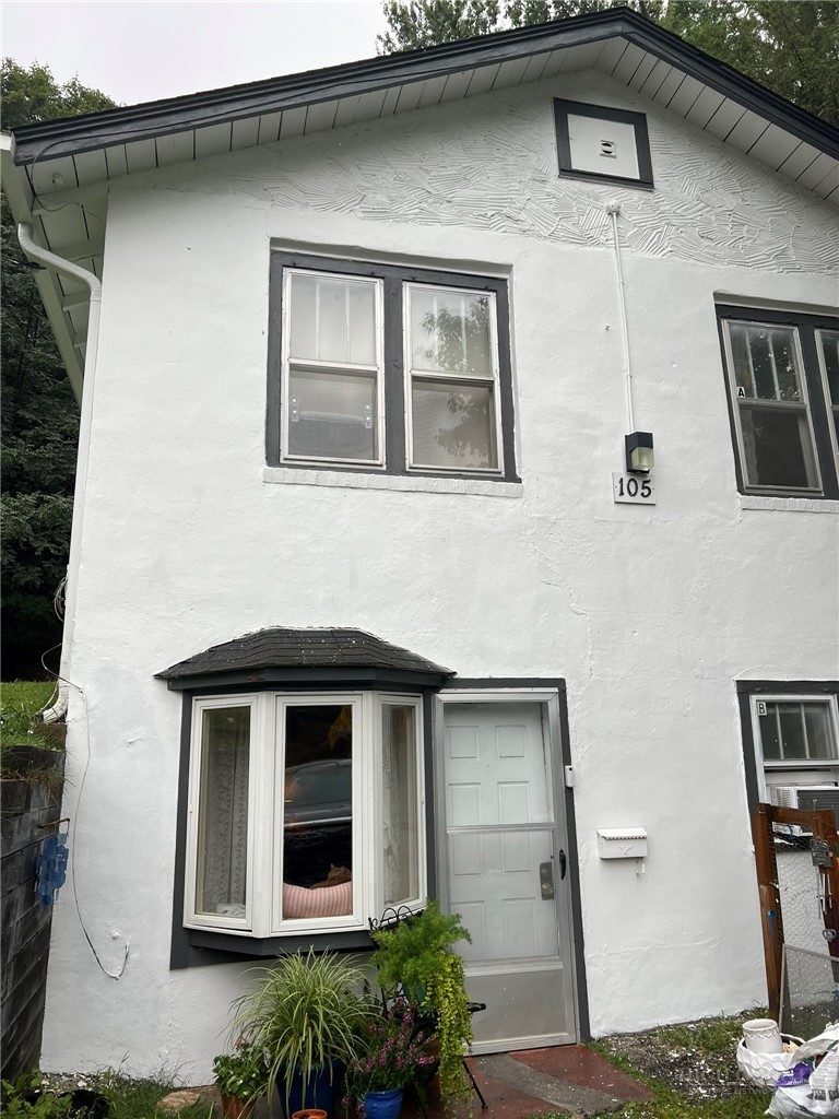 105 Summit Street Property Photo 4