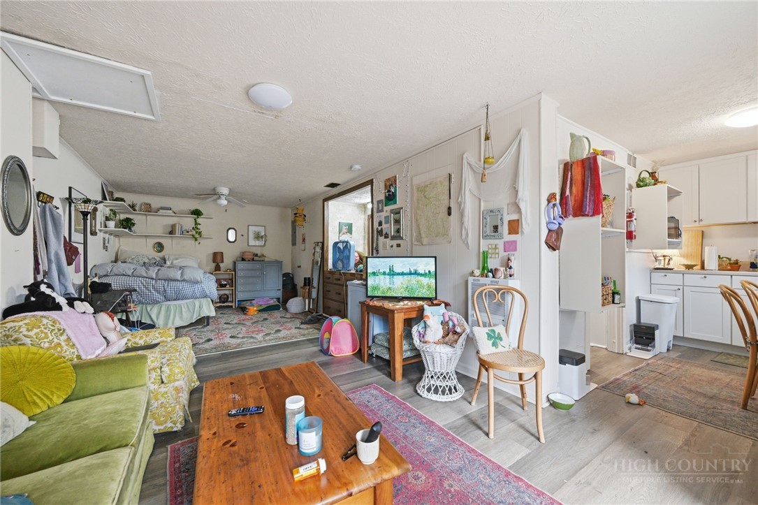 105 Summit Street Property Photo 8
