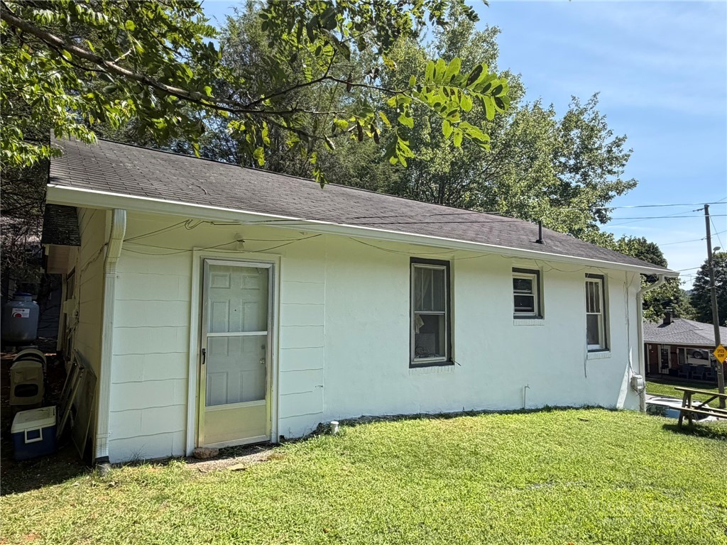 105 Summit Street Property Photo 34